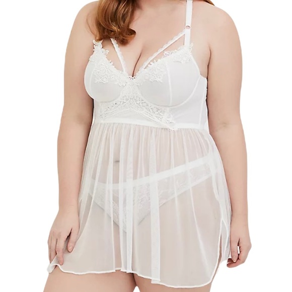 torrid Other - torrid White Mesh and Lace Applique Underwire Babydoll 30